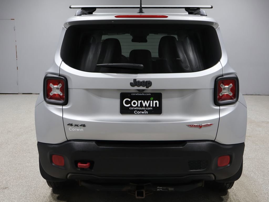 Used 2015 Jeep Renegade Trailhawk image 3