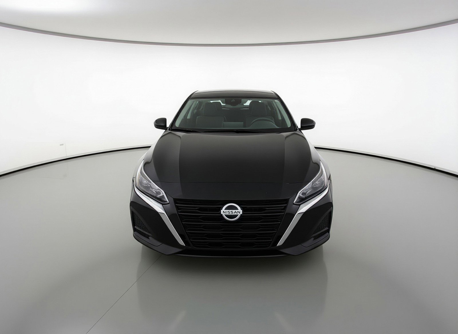 Used 2025 Nissan Altima 2.5 SV FWD image 2