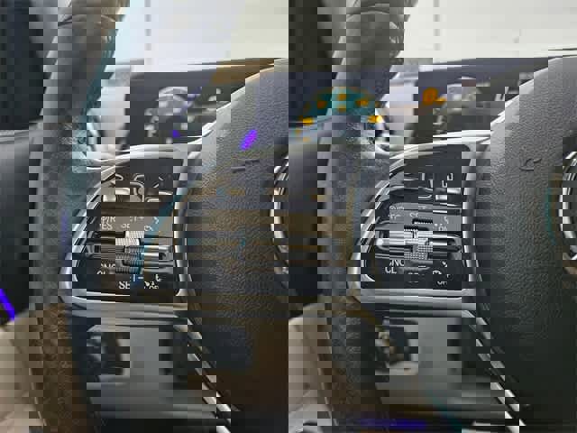 Used 2023 Mercedes-Benz GLB 250 image 26