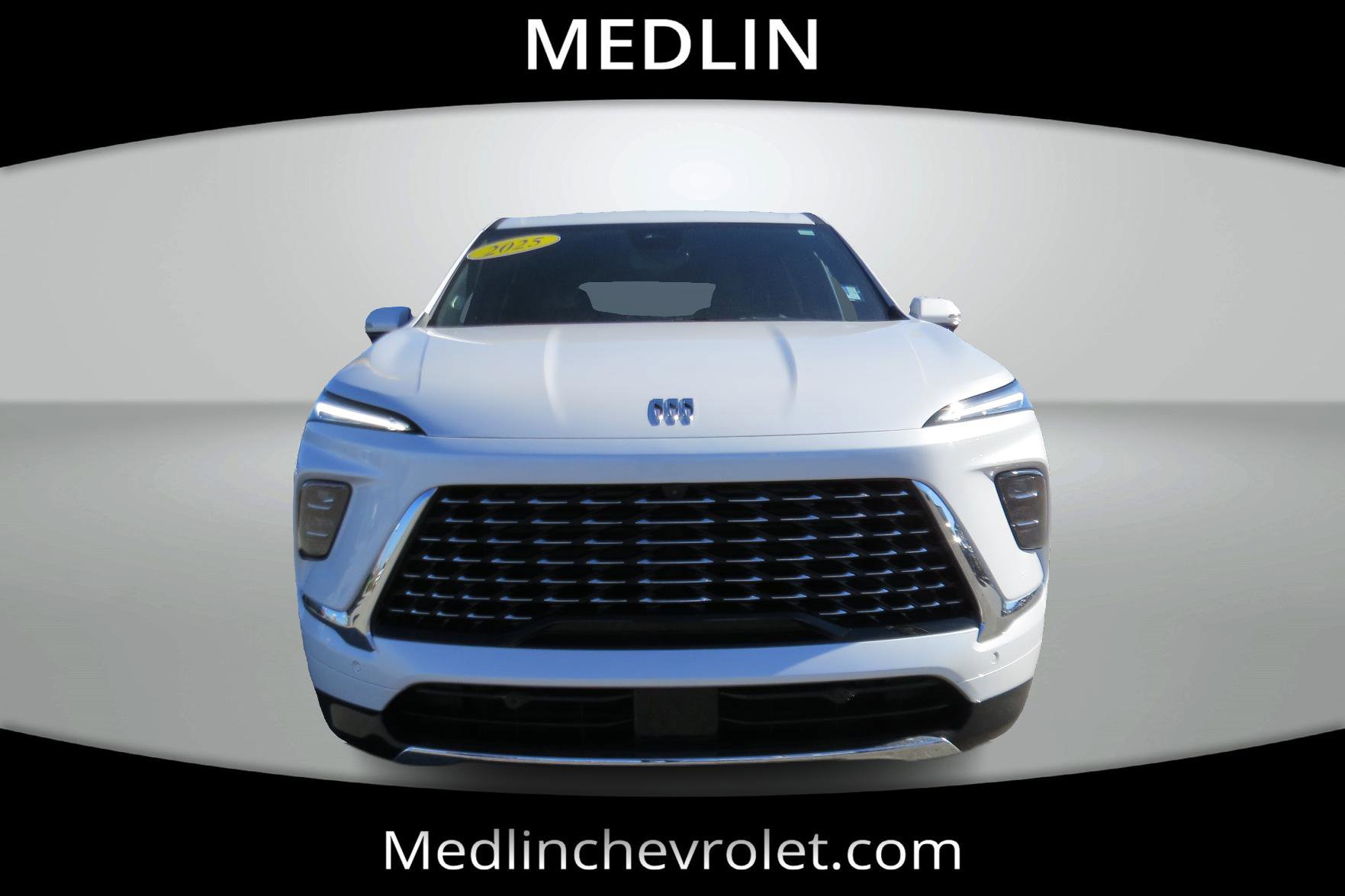 Used 2025 Buick Enclave Avenir w/ Super Cruise Package image 3