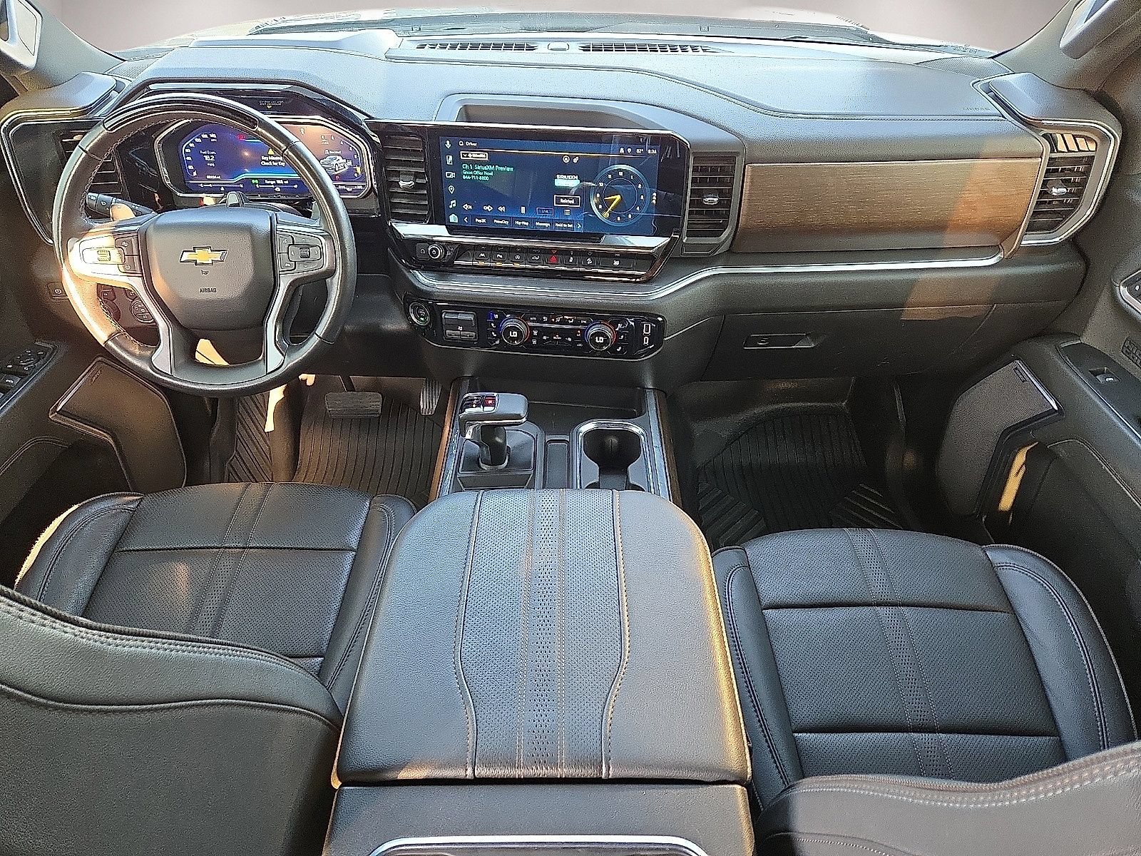 Used 2024 Chevrolet Silverado 1500 High Country w/ Technology Package AWD/4WD image 18