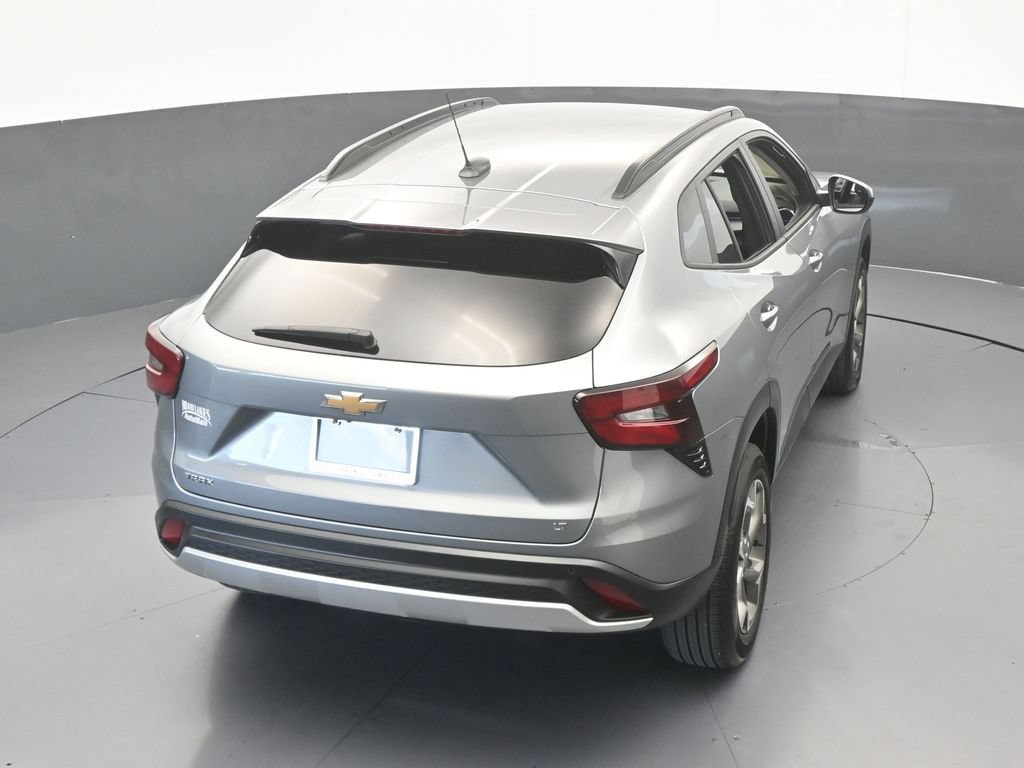 Used 2025 Chevrolet Trax LT w/ Driver Confidence Package FWD image 45