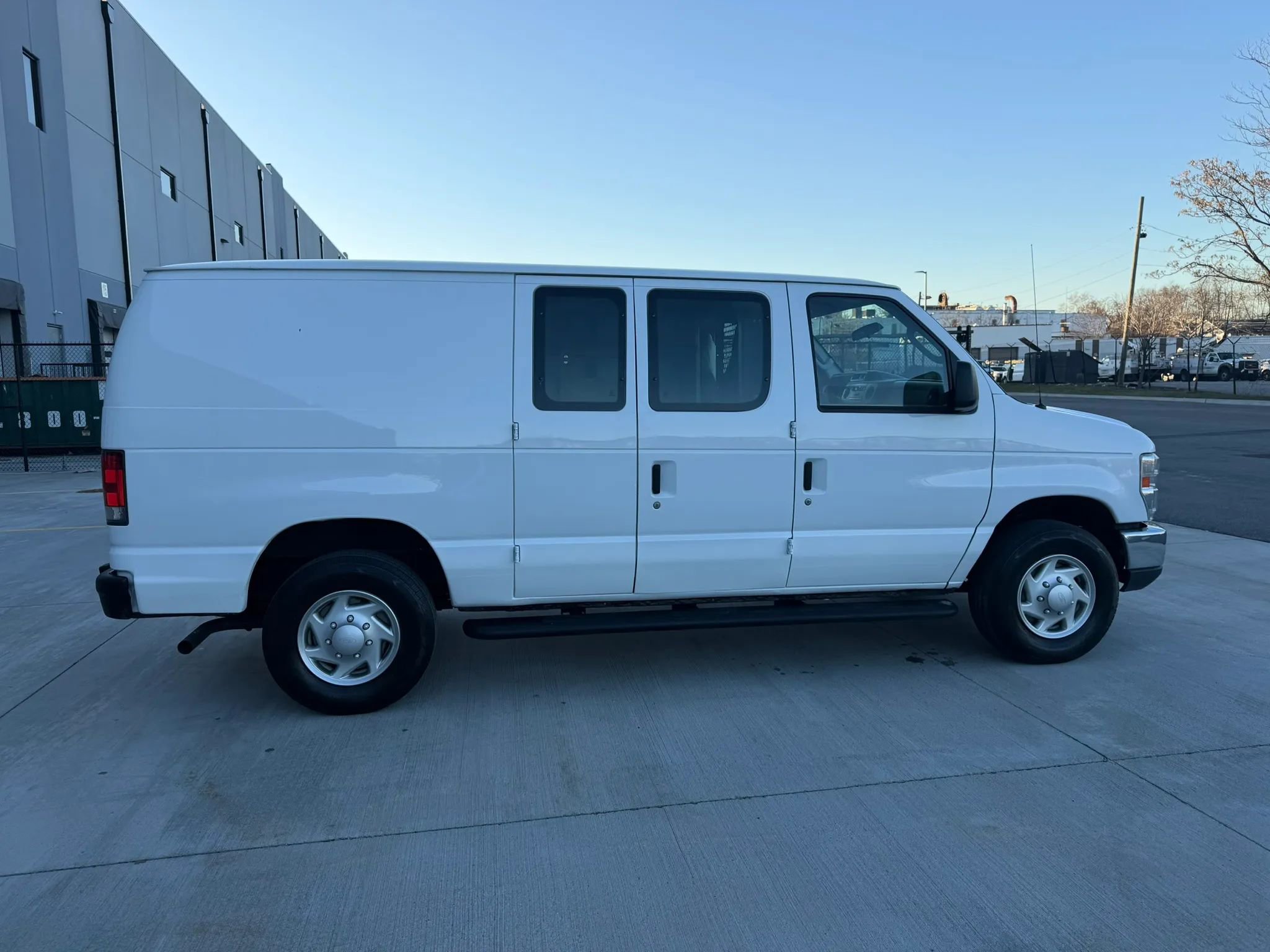 Used 2014 Ford E-250 and Econoline 250 Van 3D w/ Power Group image 11