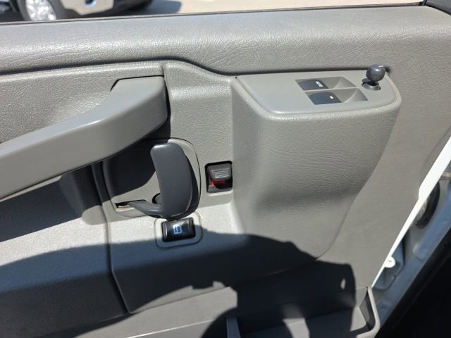 Used 2020 Chevrolet Express 3500 LT w/ LT Preferred Equipment Group RWD image 8