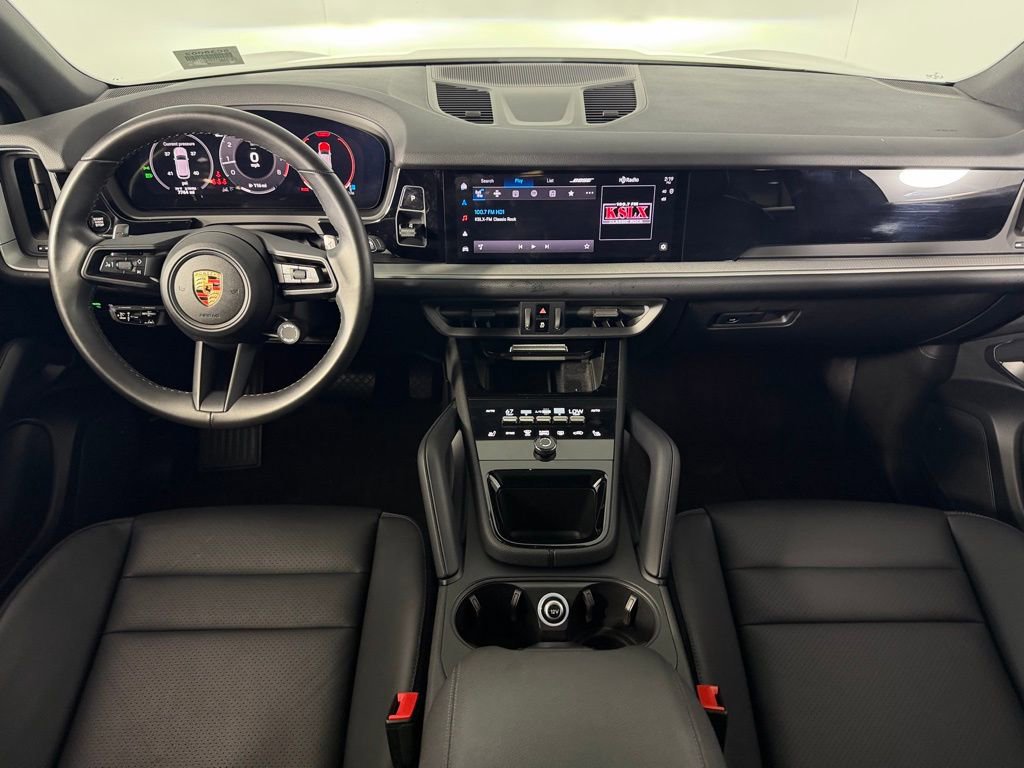 Used 2024 Porsche Cayenne image 12