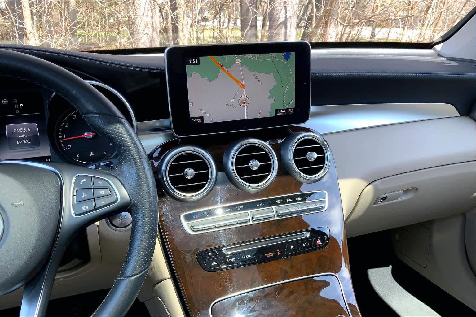 Used 2019 Mercedes-Benz GLC 300 4MATIC image 7
