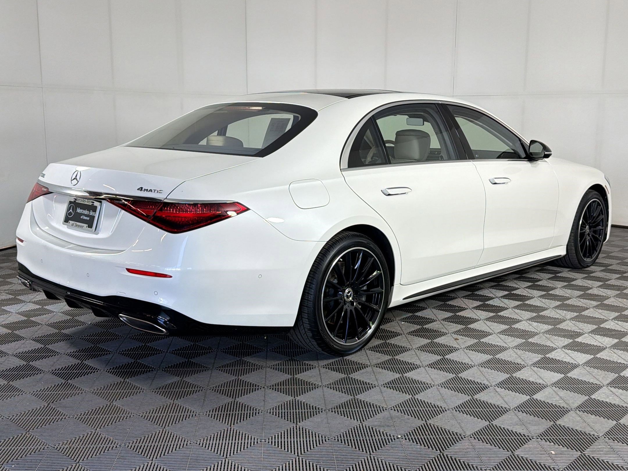 Certified 2022 Mercedes-Benz S 500 4MATIC w/ AMG Line Package image 9