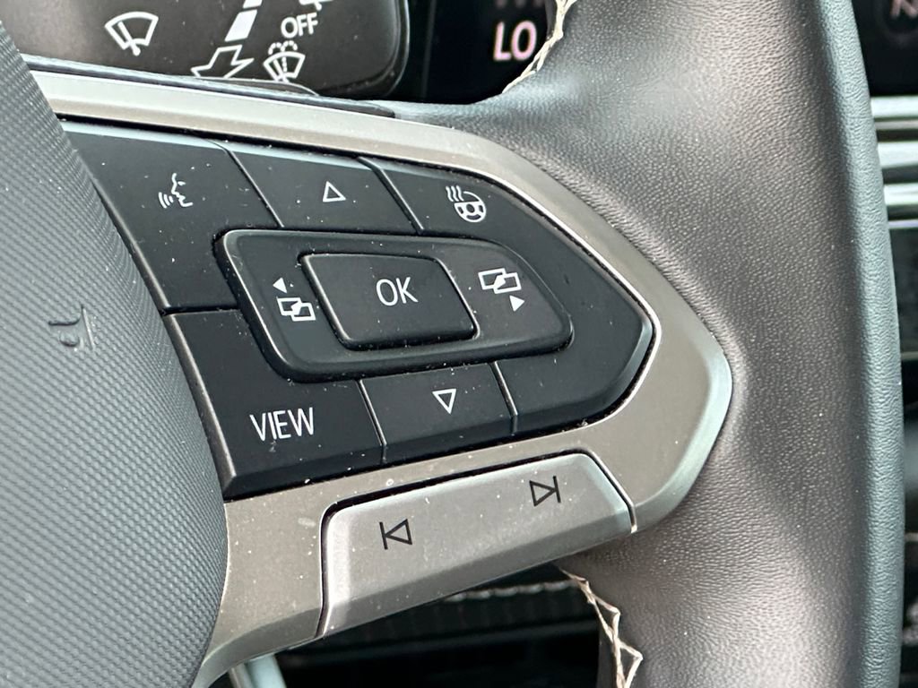 Used 2024 Volkswagen Atlas SE AWD/4WD image 23