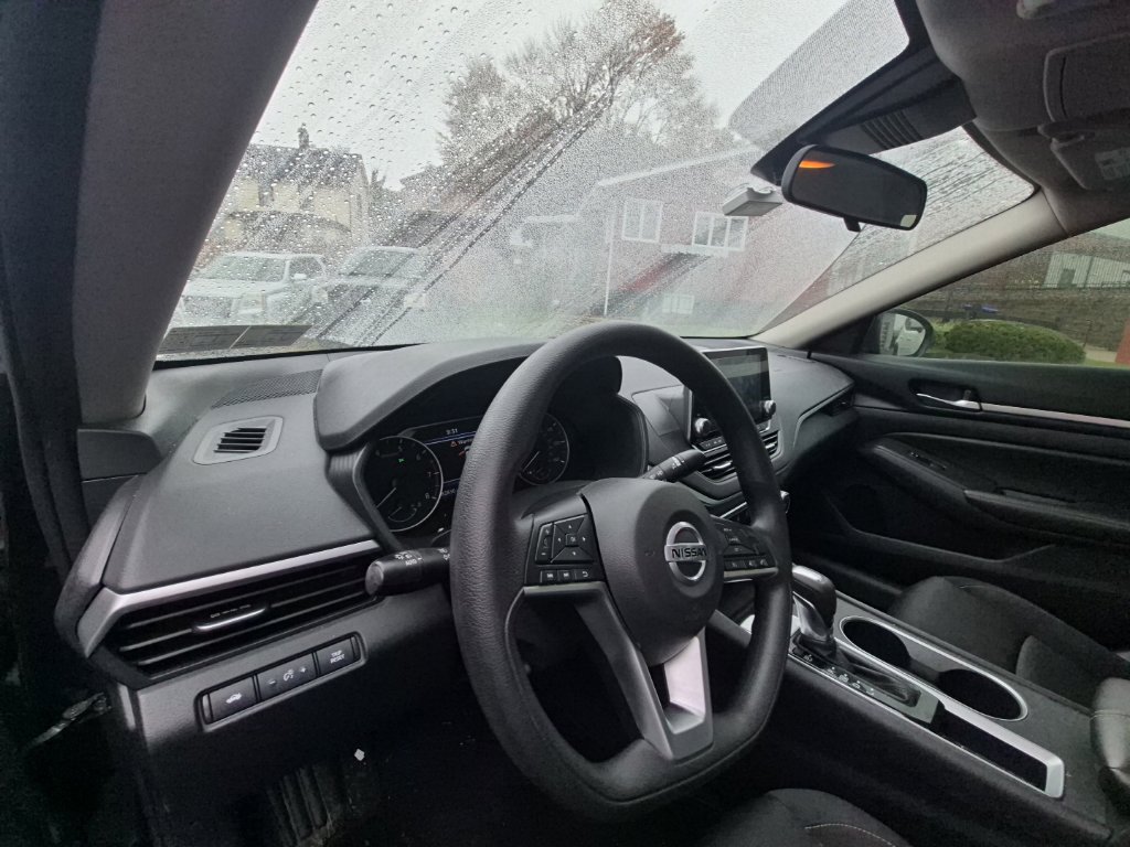 Used 2022 Nissan Altima 2.5 SV FWD image 10