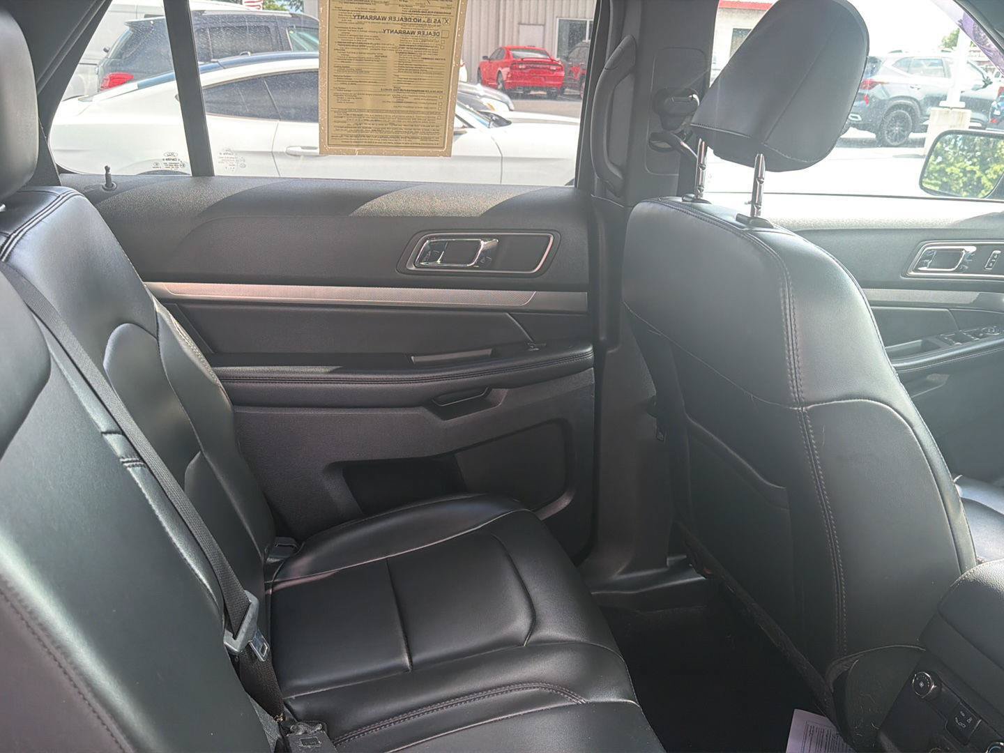 Used 2019 Ford Explorer XLT w/ Equipment Group 202A AWD/4WD image 21
