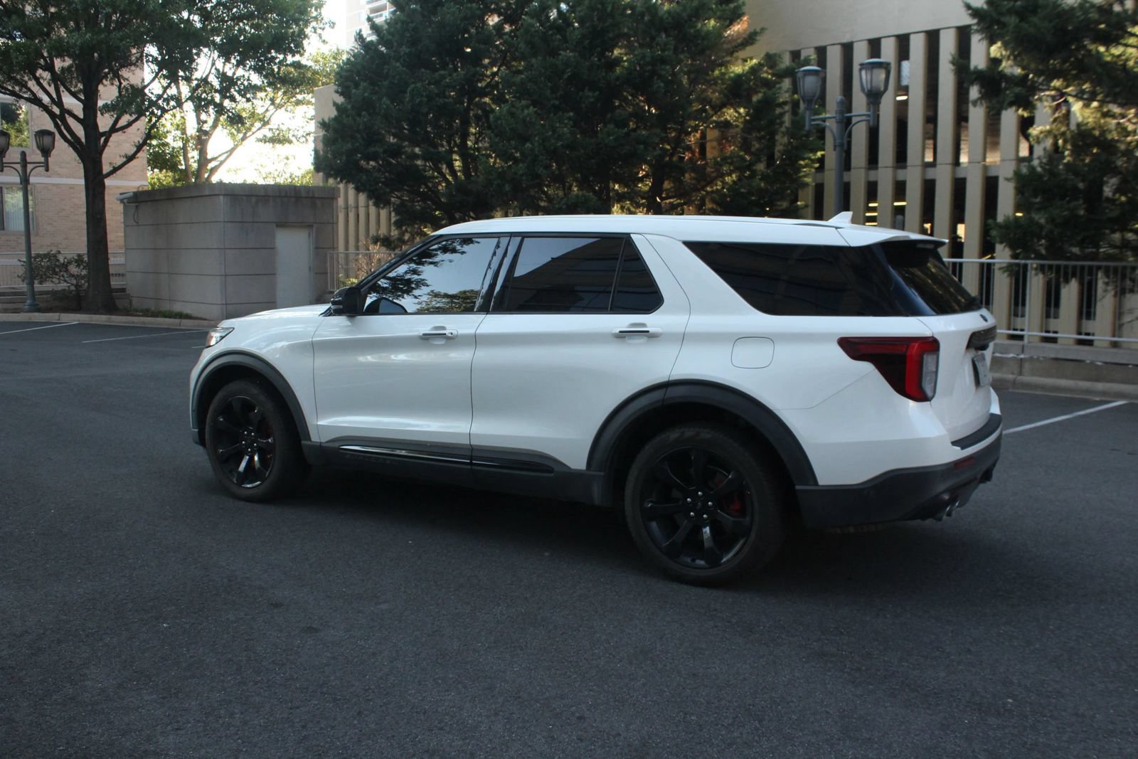 Used 2022 Ford Explorer ST w/ Equipment Group 401A AWD/4WD image 9