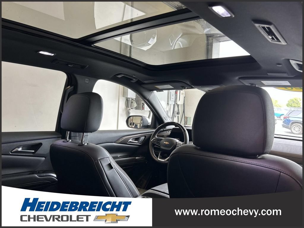 Used 2025 Chevrolet Traverse High Country w/ LPO, Floor Liner Package AWD/4WD image 31