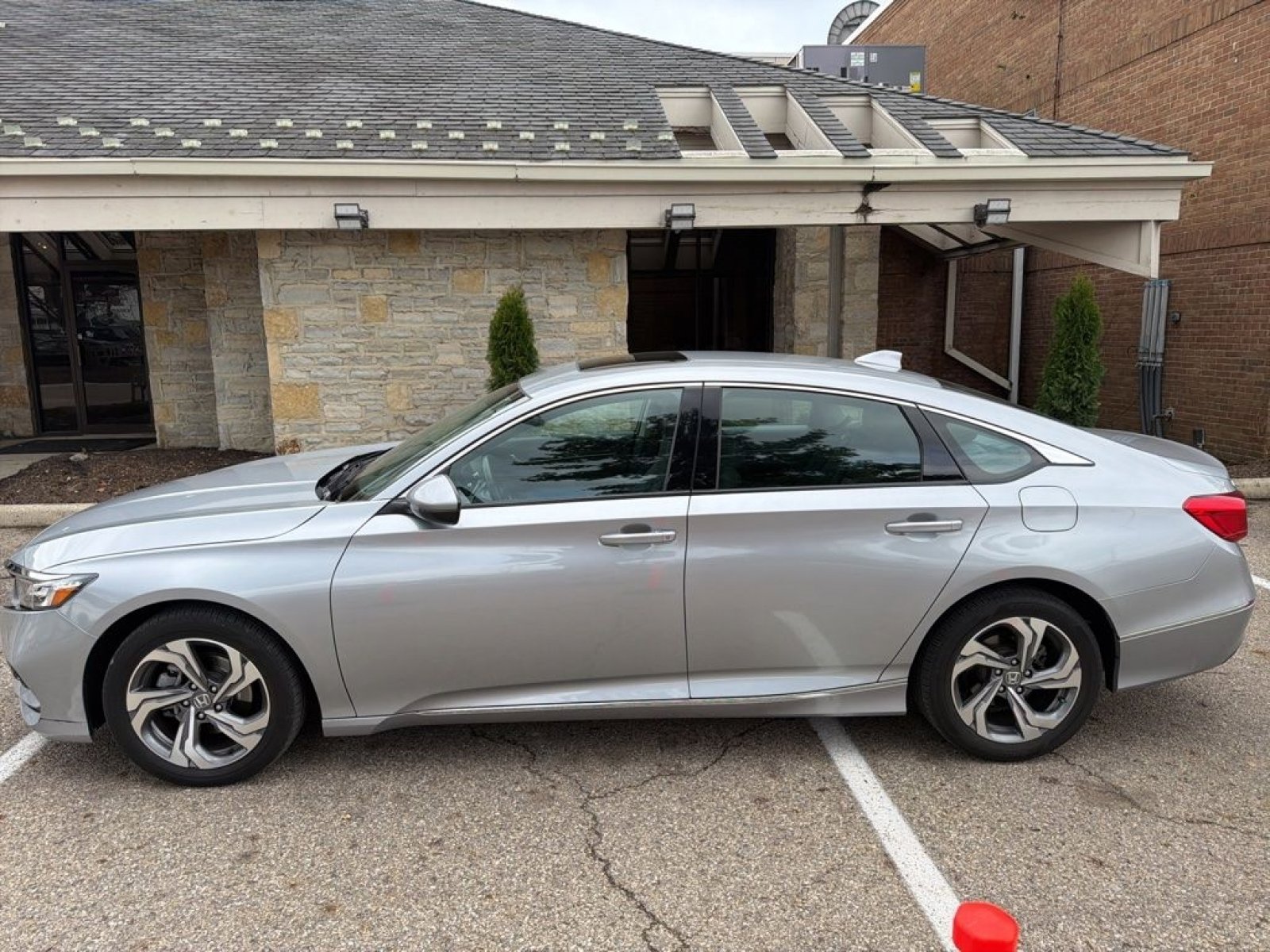 Used 2018 Honda Accord EX-L image 5