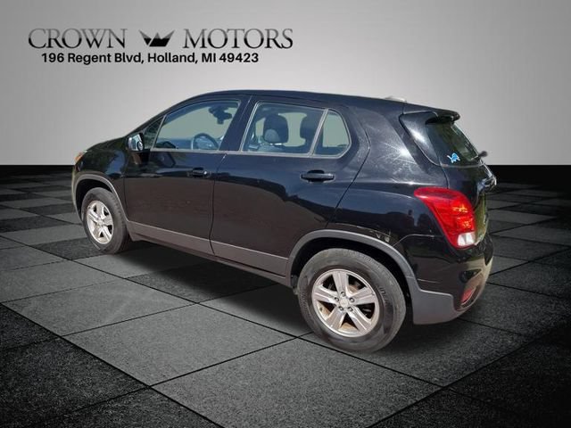 Used 2017 Chevrolet Trax LS AWD/4WD image 5