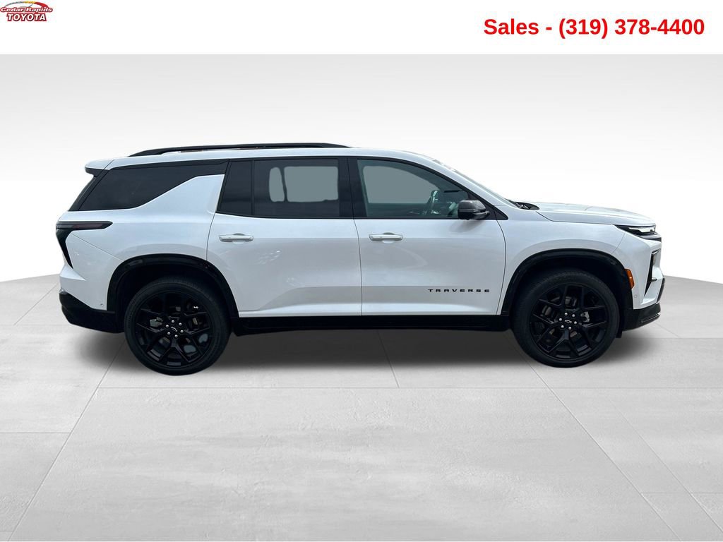 Used 2024 Chevrolet Traverse RS image 6