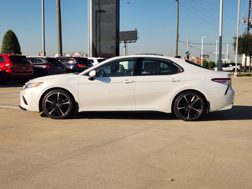 Used 2020 Toyota Camry XSE FWD image 4