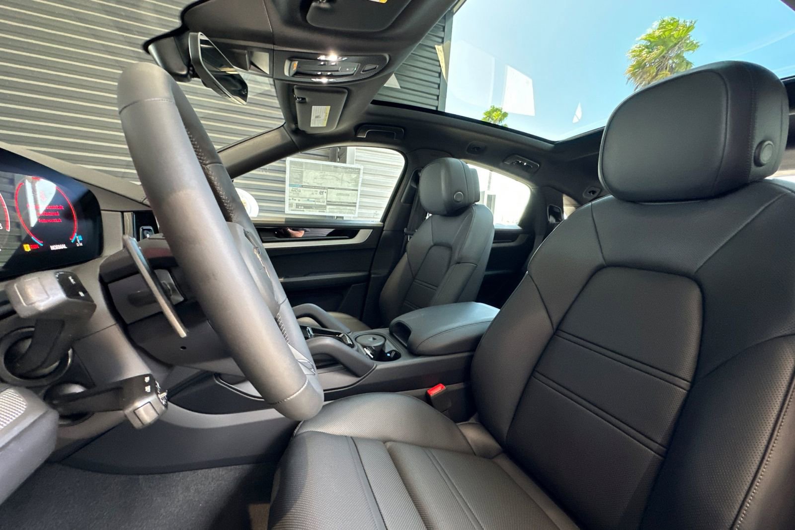 New 2025 Porsche Cayenne Coupe image 5