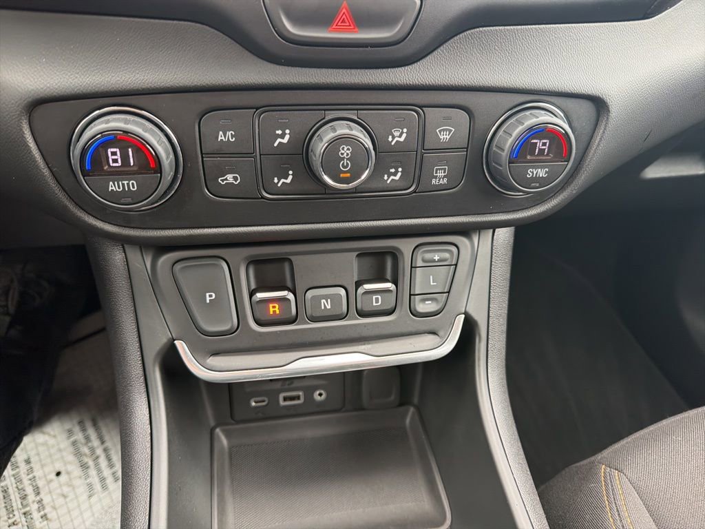 Used 2021 GMC Terrain SLE w/ Driver Convenience Package image 28