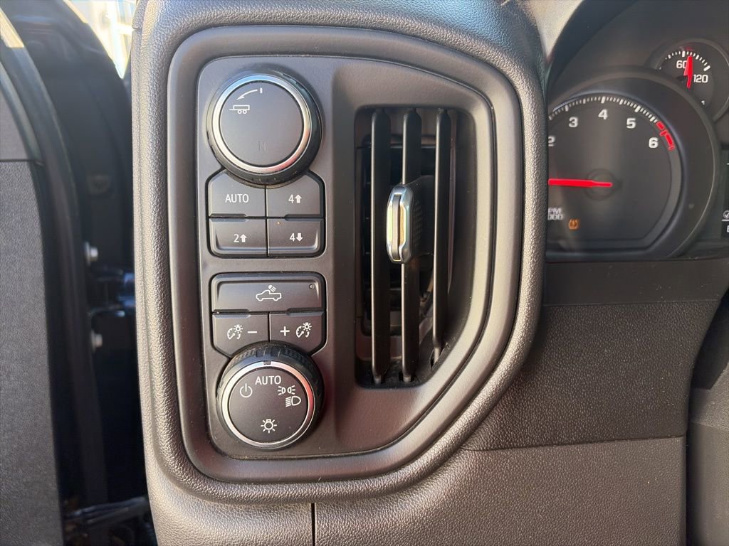 Used 2021 Chevrolet Silverado 1500 Custom Trail Boss image 15