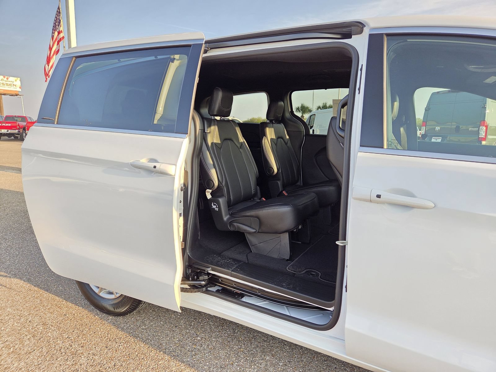 New 2026 Chrysler Voyager LX FWD image 15