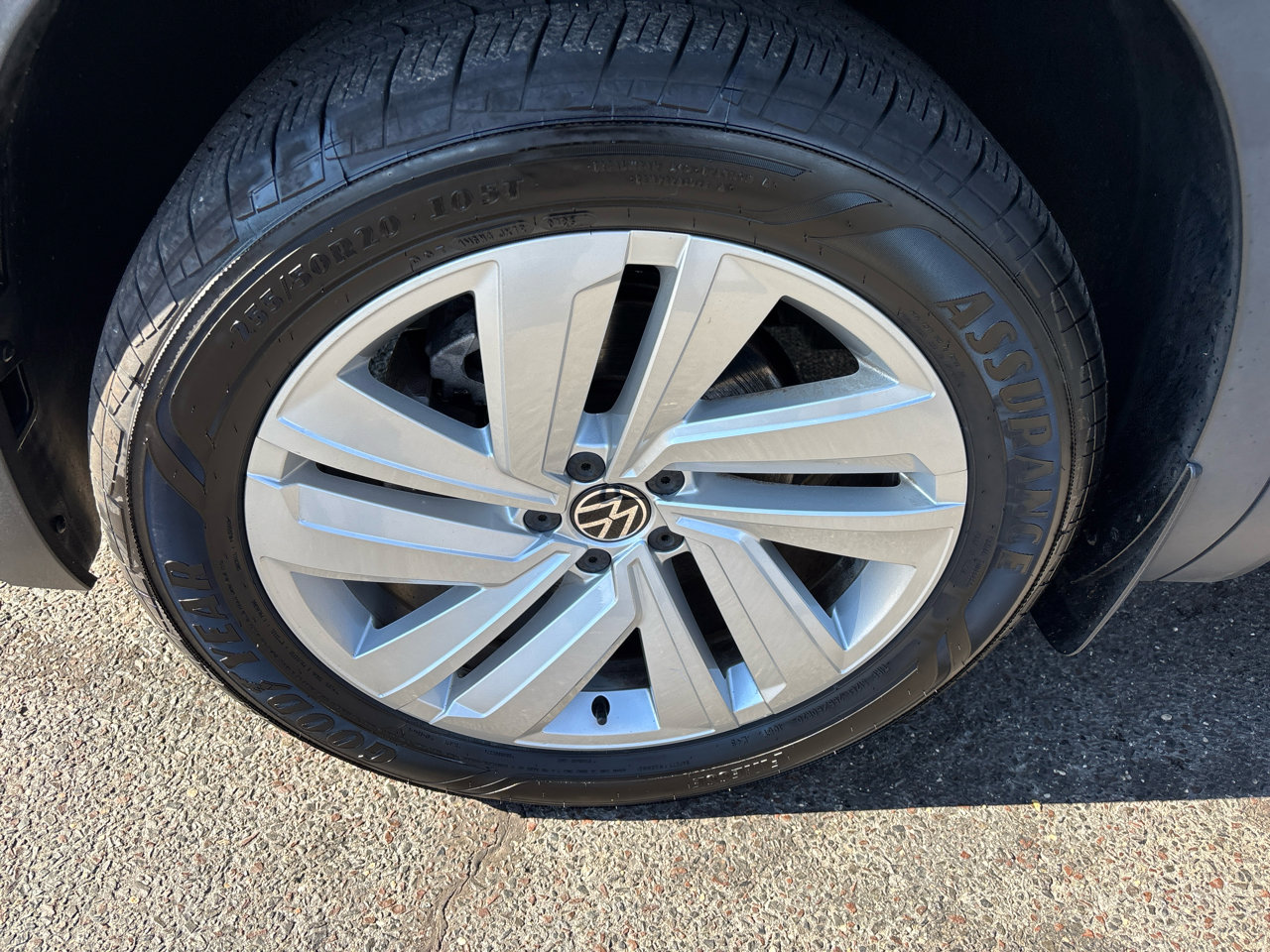 Used 2021 Volkswagen Atlas Cross Sport SE image 28