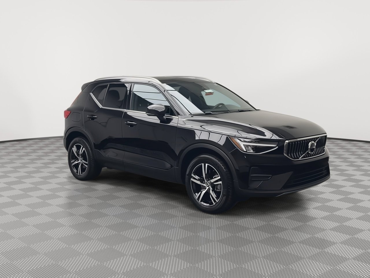 Used 2025 Volvo XC40 B5 Core image 33