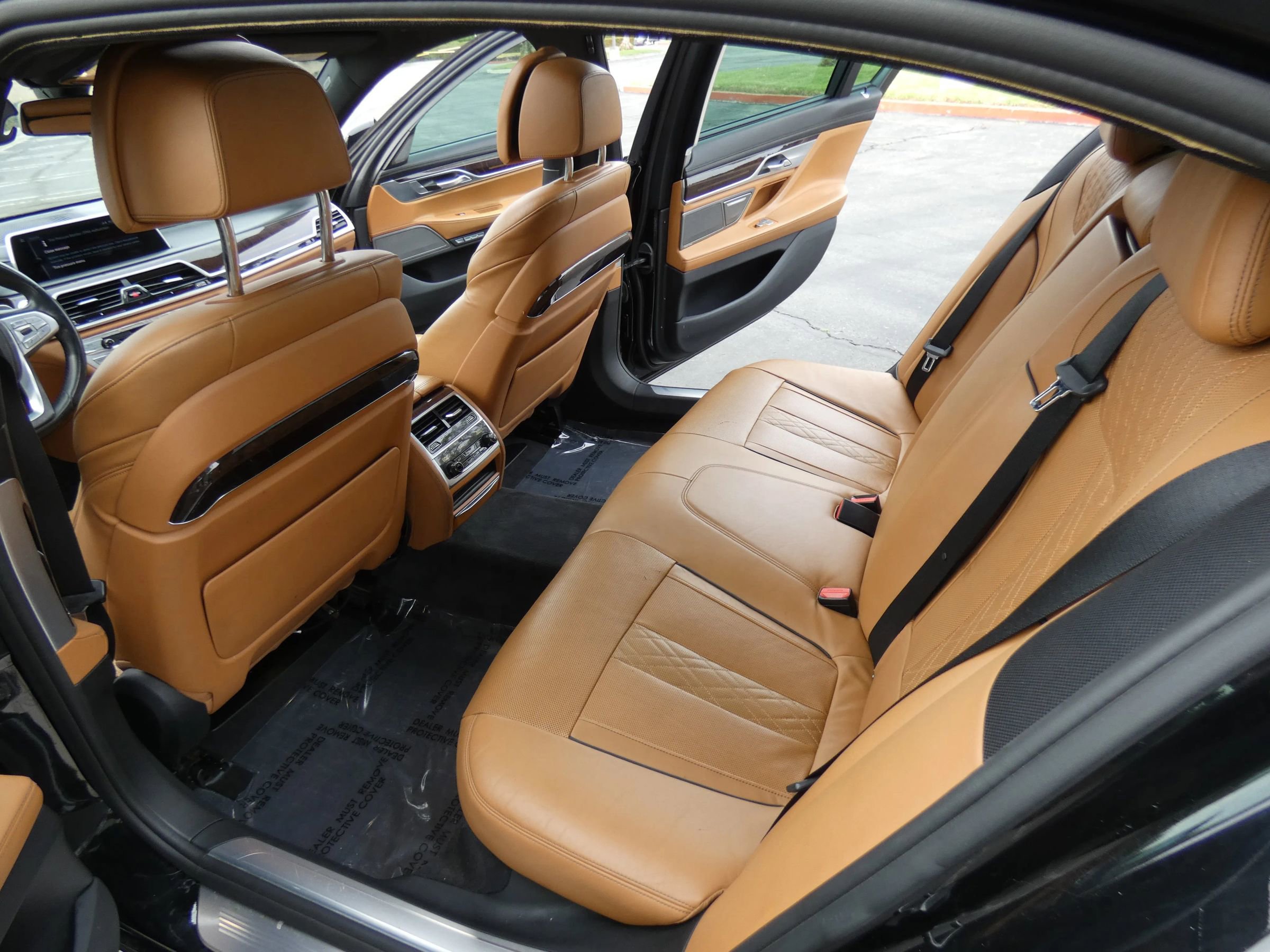 Used 2016 BMW 750i xDrive image 43