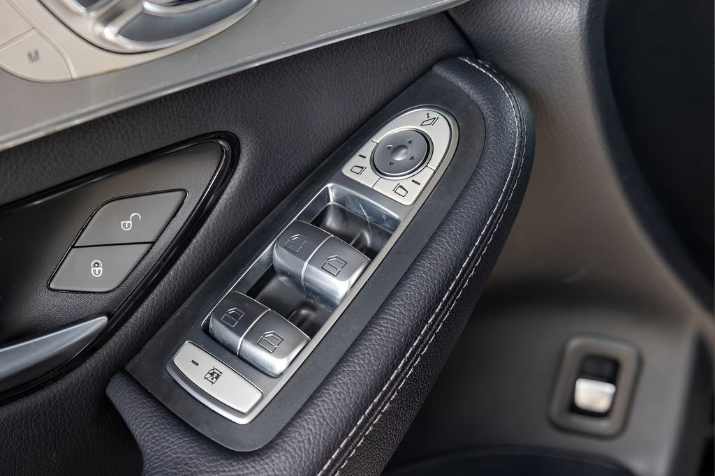Used 2019 Mercedes-Benz GLC 300 image 36