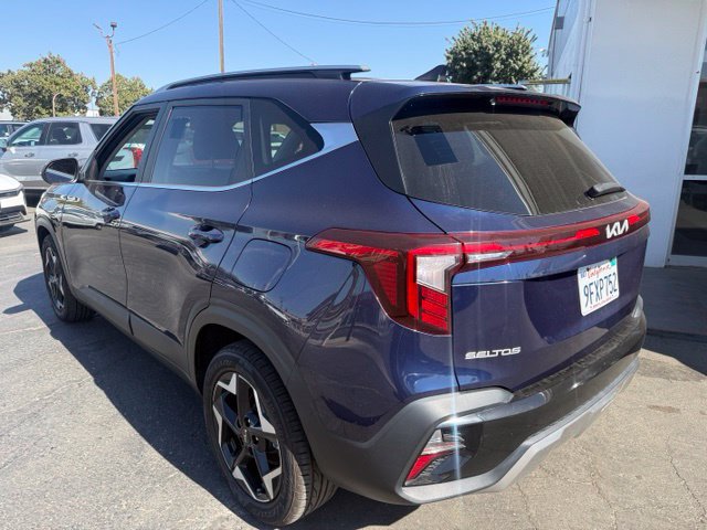 Used 2024 Kia Seltos EX FWD image 5