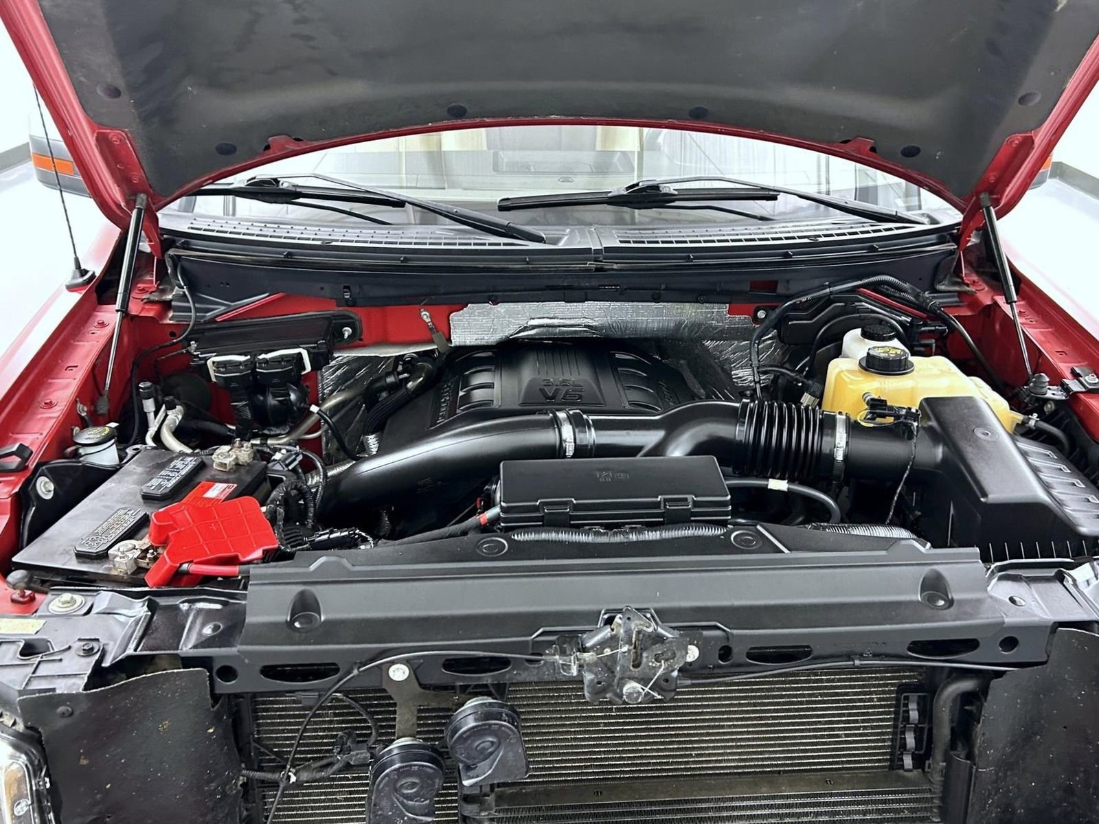 Used 2012 Ford F150 Lariat w/ Lariat Chrome Pkg image 24