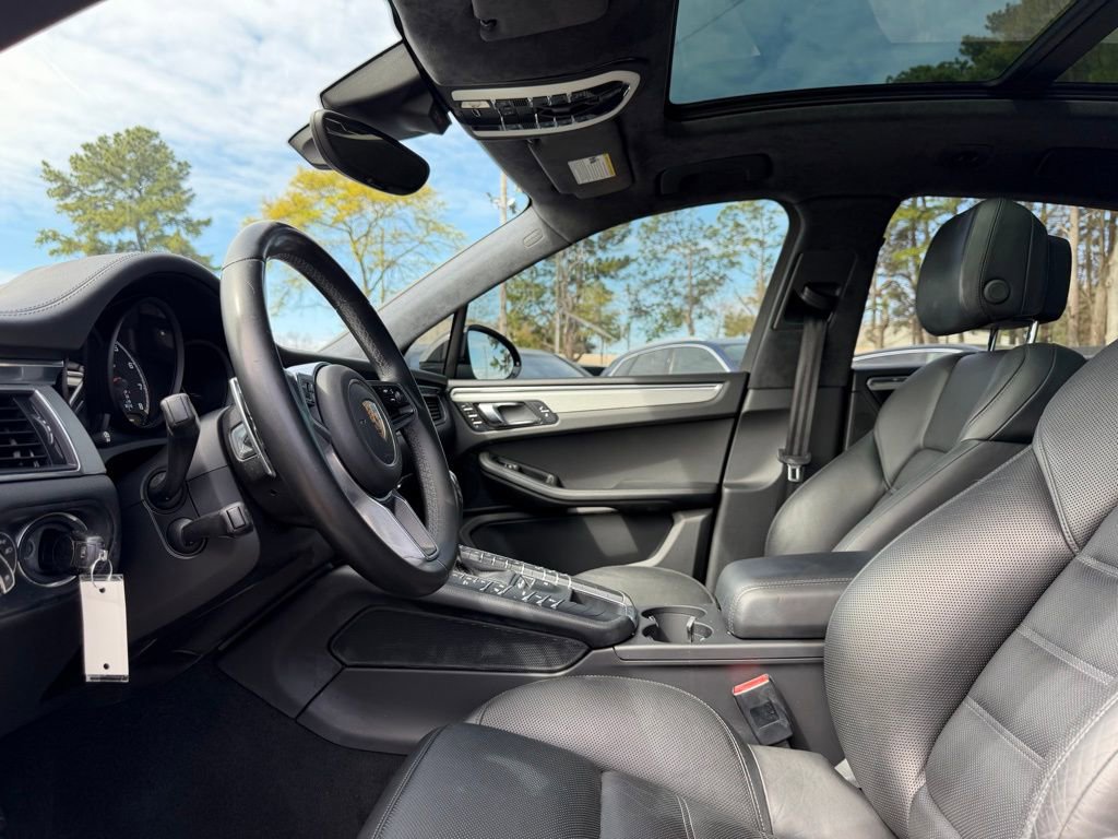 Used 2016 Porsche Macan Turbo image 11