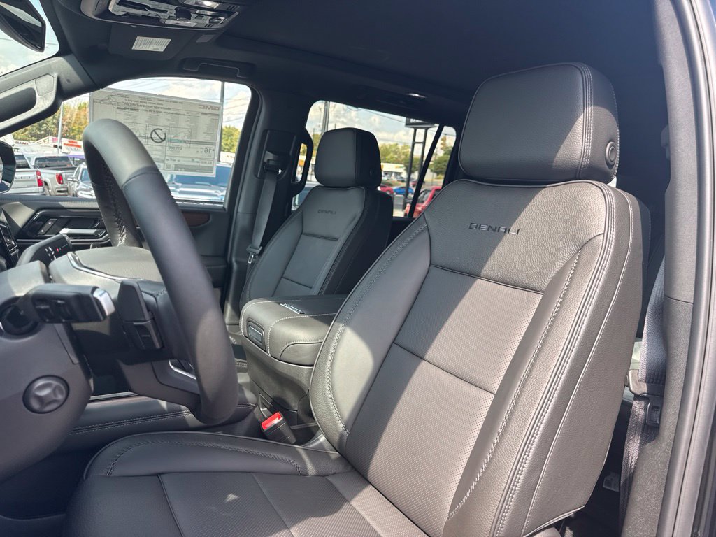 New 2026 GMC Yukon XL Denali w/ Sun & Power Step Package AWD/4WD image 17