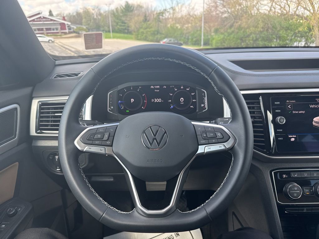 Used 2022 Volkswagen Atlas Cross Sport SE image 11