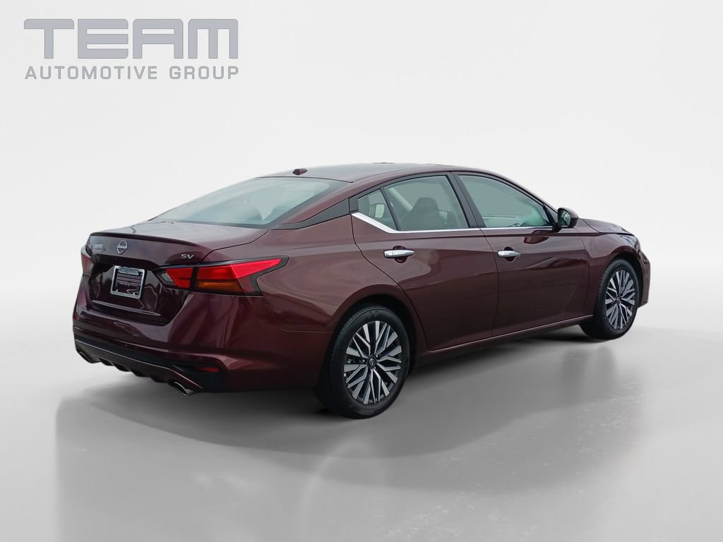 Used 2024 Nissan Altima 2.5 SV w/ SV Premium Package FWD image 7
