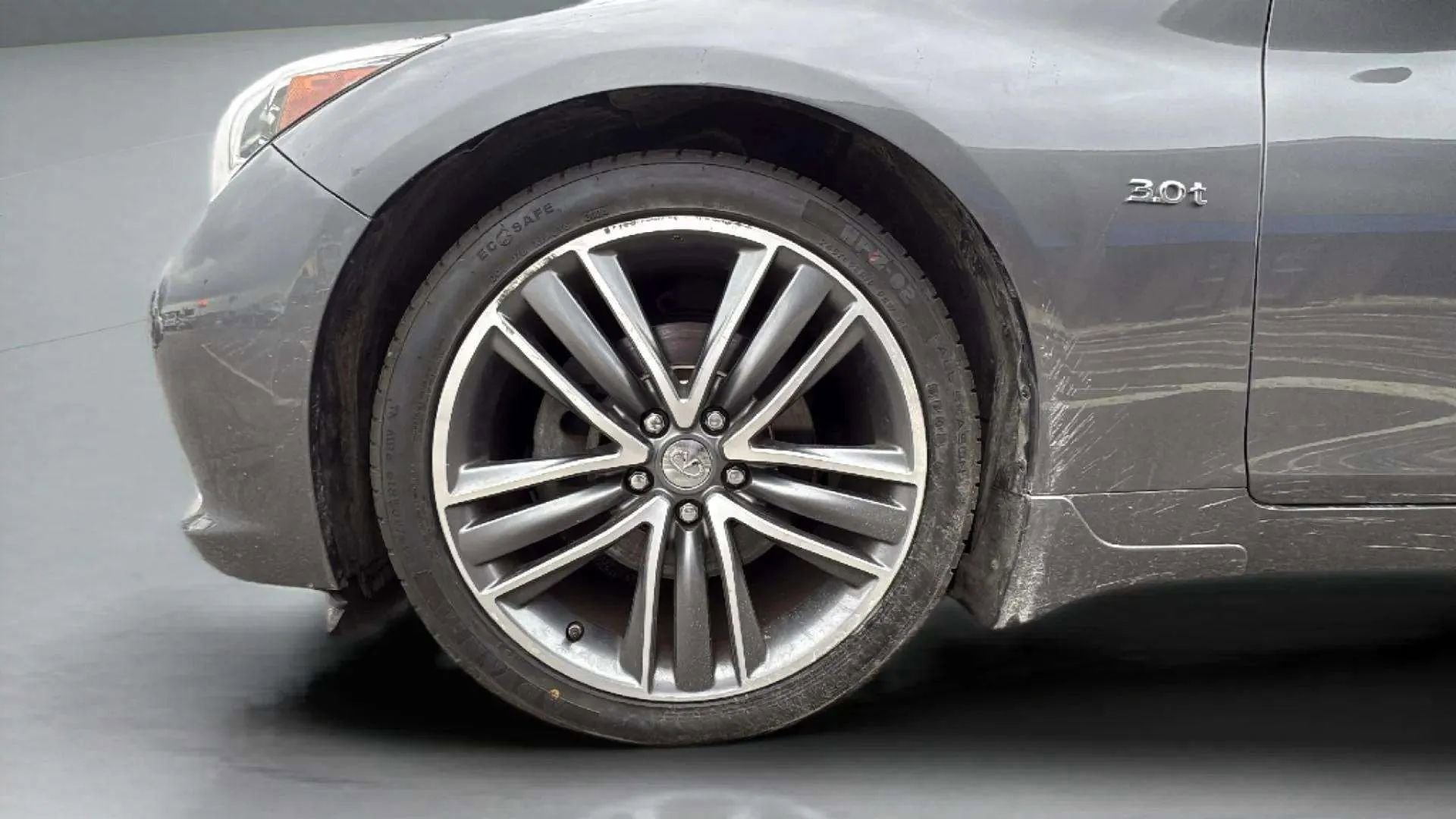 Used 2016 INFINITI Q50 3.0t Premium w/ Driver Assistance Package image 23