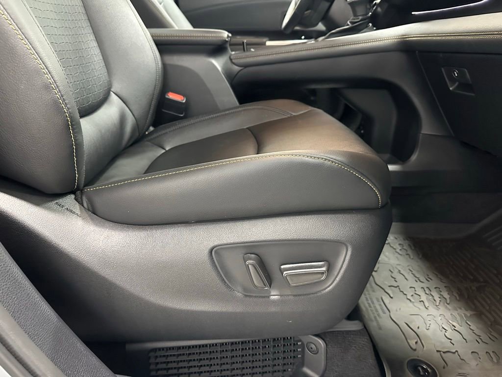 Used 2026 Toyota Sienna XLE Woodland Edition AWD/4WD image 60
