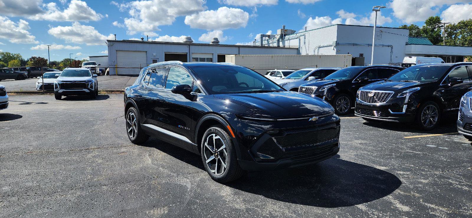 New 2026 Chevrolet Equinox EV LT image 2