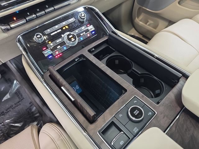 Certified 2020 Lincoln Navigator L Reserve w/ Equipment Group 208A Reserve image 22