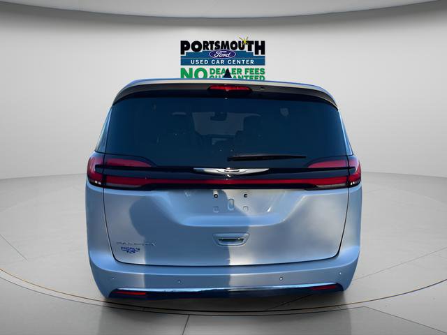 Used 2024 Chrysler Pacifica Touring-L FWD image 28