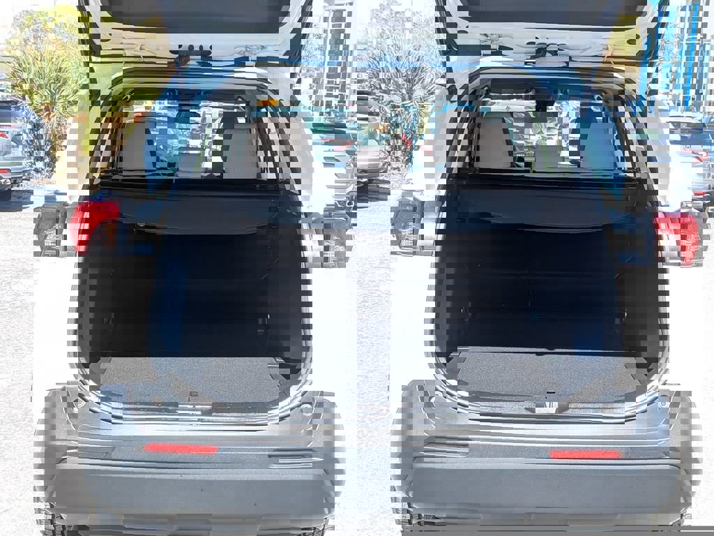 Used 2020 Toyota RAV4 XLE image 8