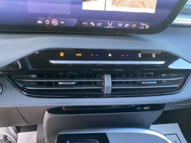 Used 2025 Buick Enclave Sport Touring image 23