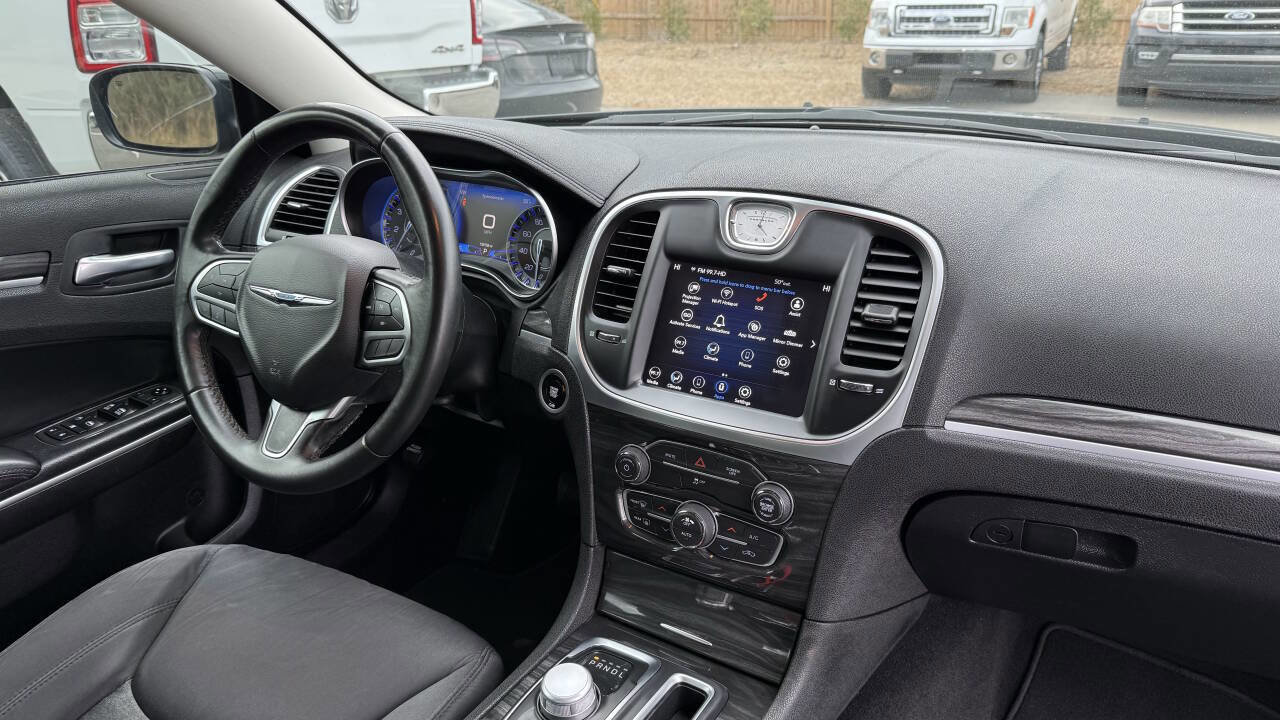 Used 2021 Chrysler 300 Touring w/ Sport Appearance Package image 17