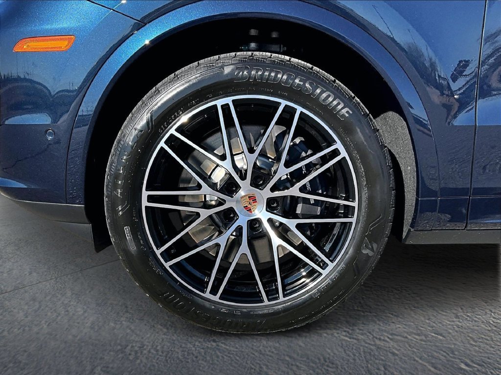 Certified 2026 Porsche Cayenne E-Hybrid AWD/4WD image 11