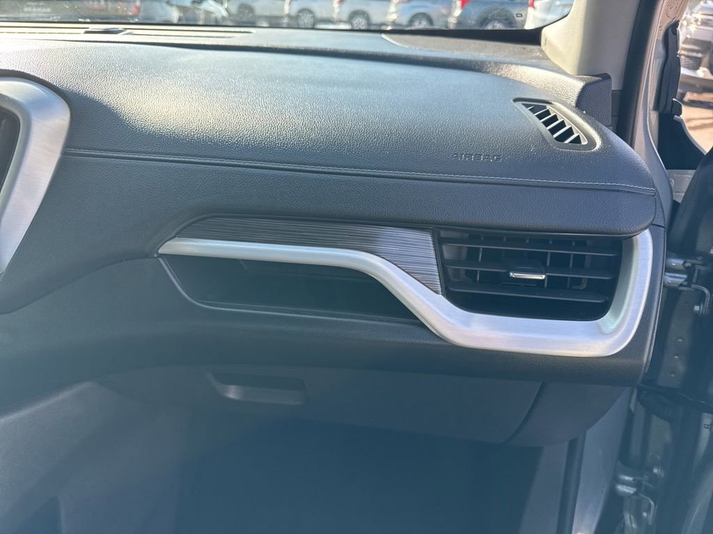 Used 2024 GMC Terrain SLT image 29