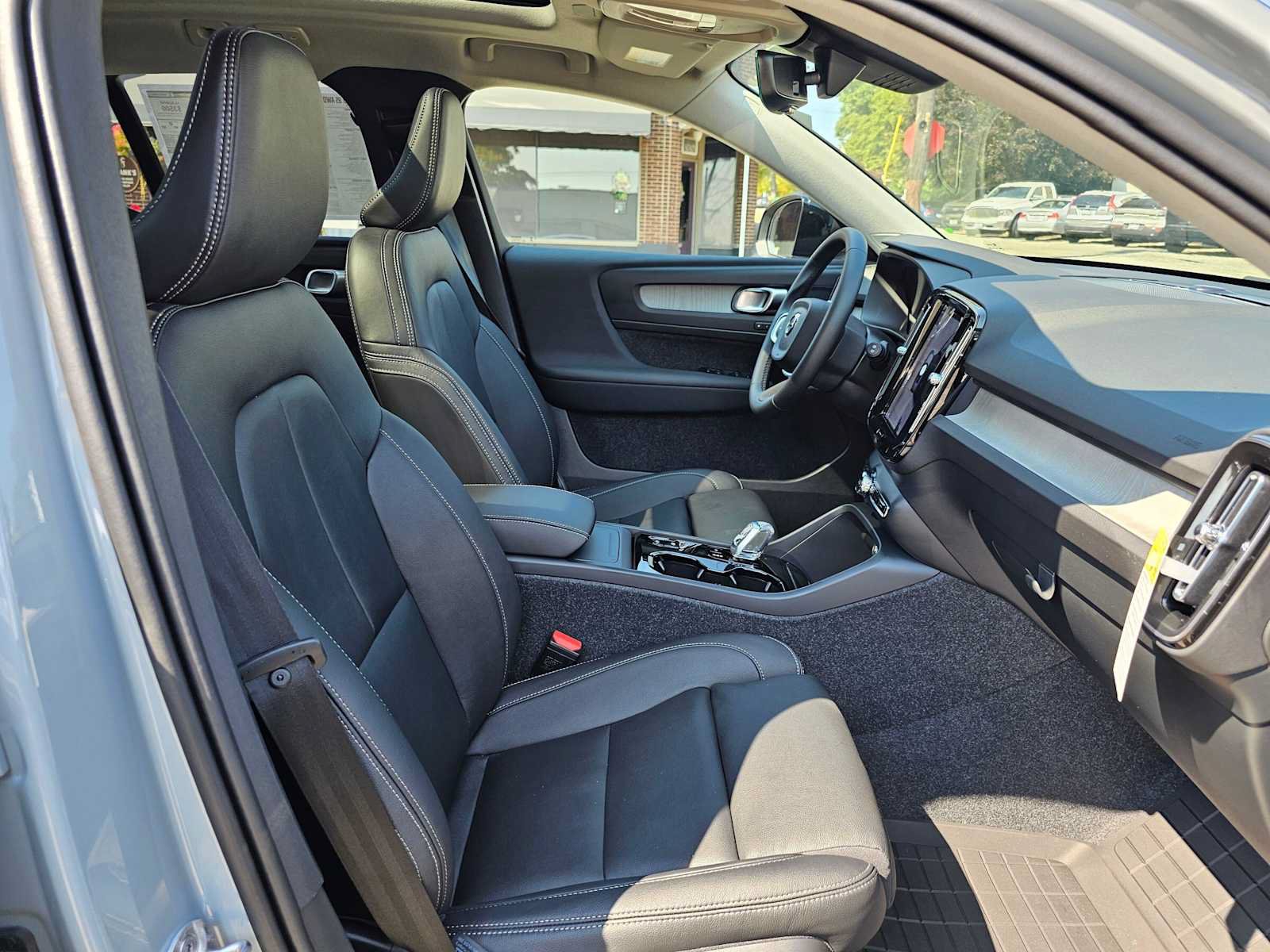 New 2026 Volvo XC40 B5 Plus w/ Protection Package Premier AWD/4WD image 11