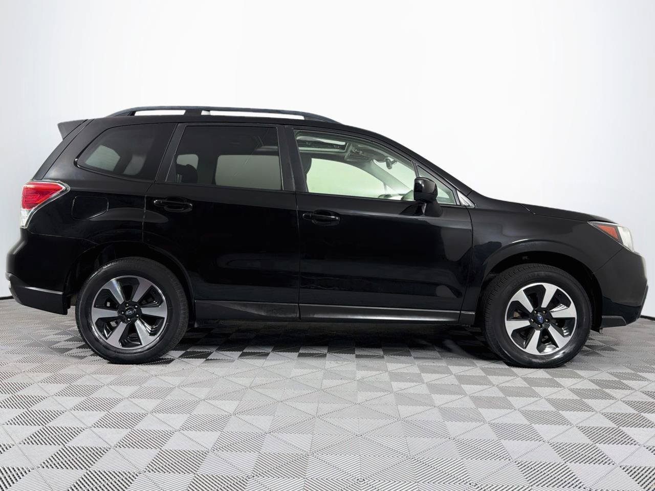 Used 2017 Subaru Forester 2.5i Premium AWD/4WD image 27