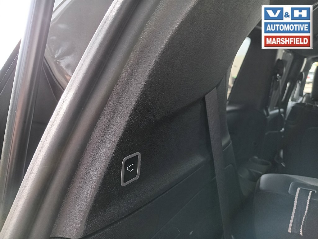 Used 2025 Chrysler Pacifica Select FWD image 29