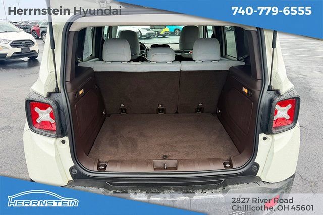 Used 2015 Jeep Renegade Latitude w/ Cold Weather Group image 24