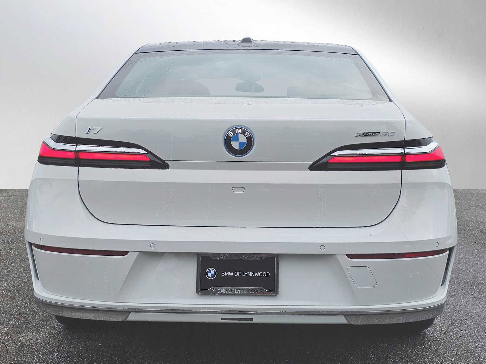 New 2025 BMW i7 xDrive60 w/ Executive Package image 5