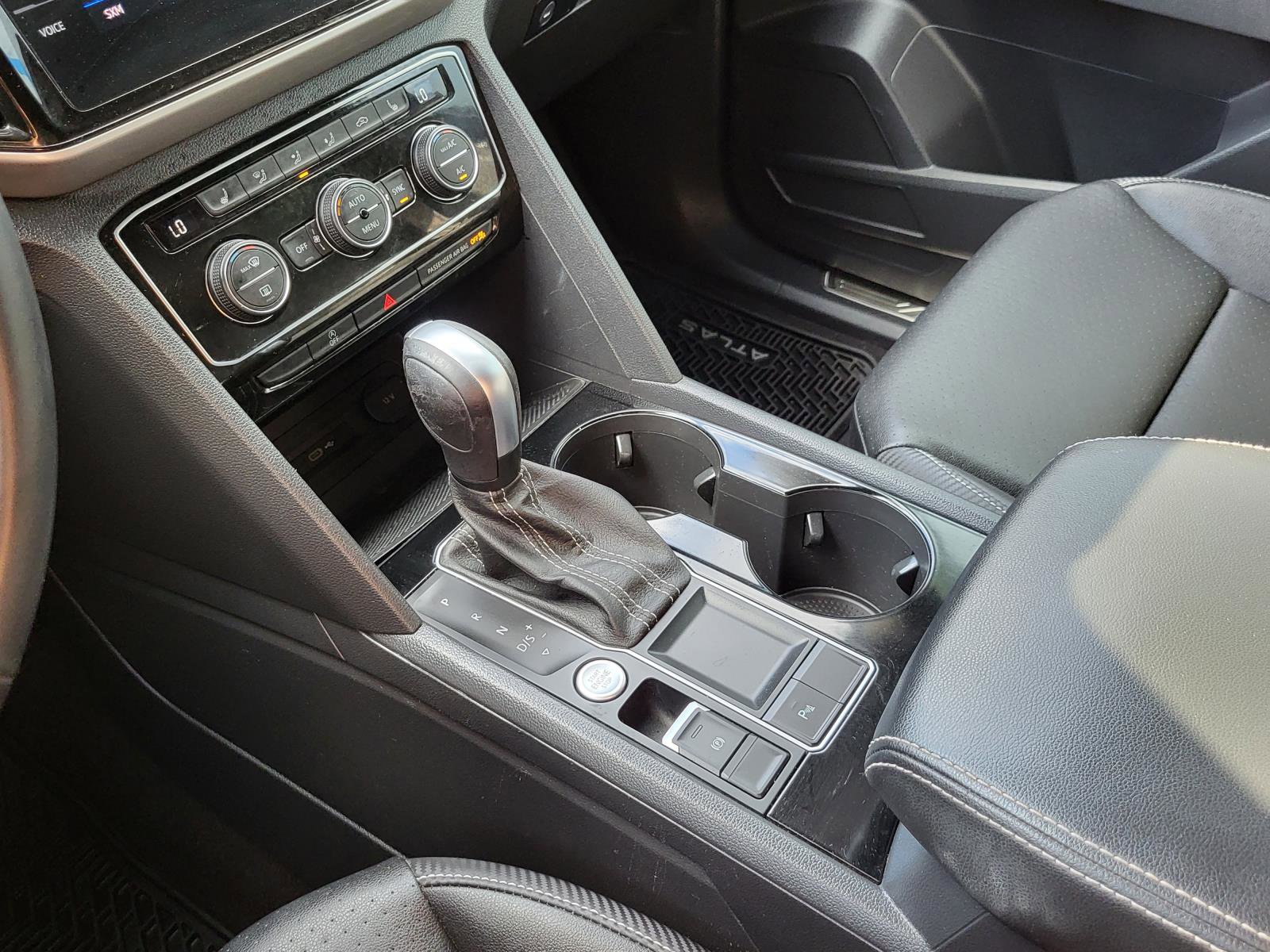 Used 2023 Volkswagen Atlas Cross Sport SE image 29